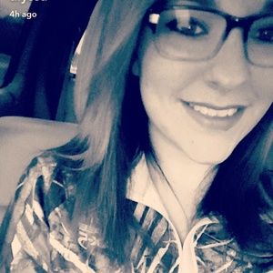 Meet your Posher, Alyssa